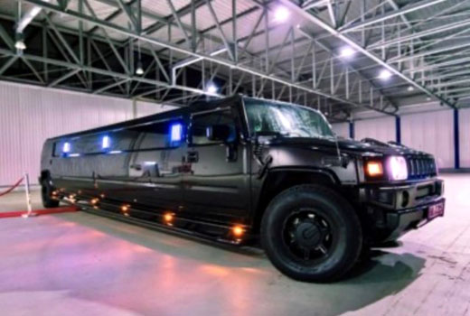 Schwarze Hummer Stretchlimousine