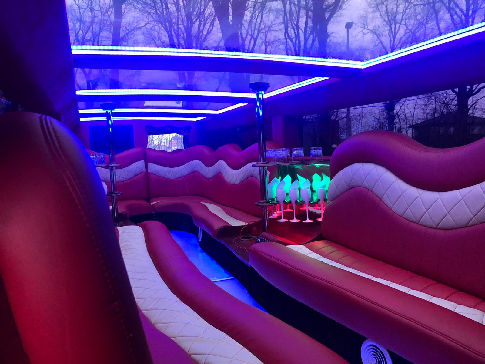 Pinke Stretchlimousine Köln