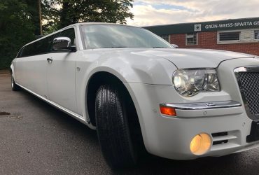 Weiße Stretchlimousine Weiße Stretchlimousine