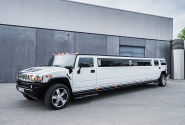 Weiße Hummer Stretchlimousine Köln